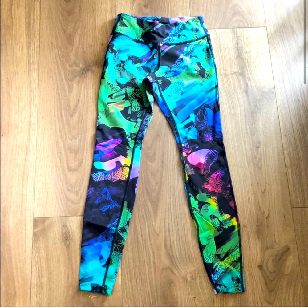 EUC Rare Nike Lux beautiful tropical legging full length. Worn Once